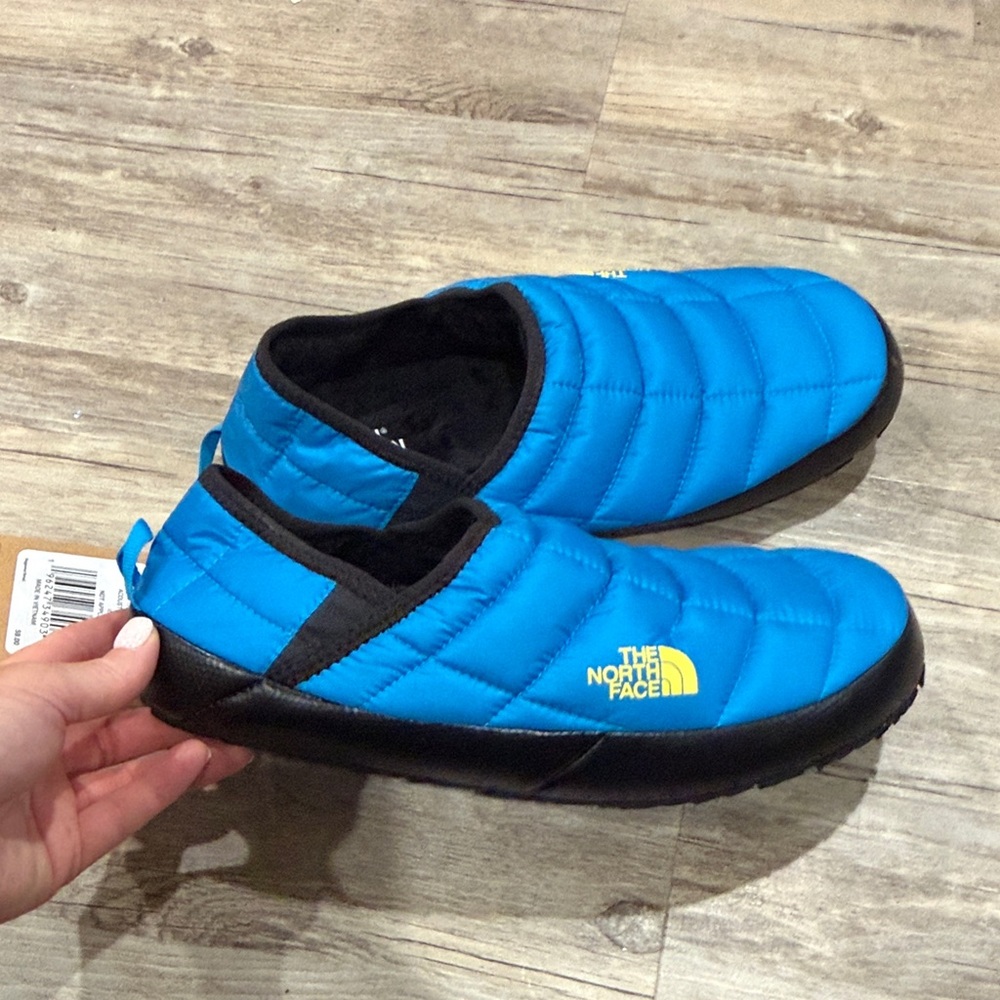 NWT- The North Face Blue Quilted Slip-On Mules